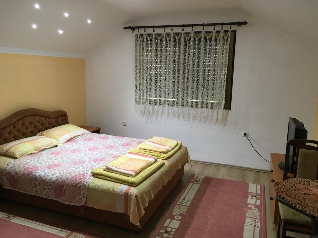 Ferienwohnung Pansion Velickovic Niska Banja Exterior foto