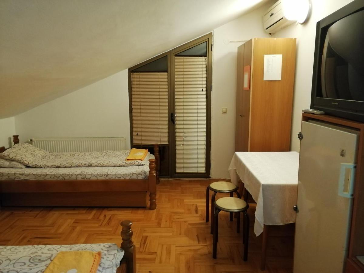 Ferienwohnung Pansion Velickovic Niska Banja Exterior foto